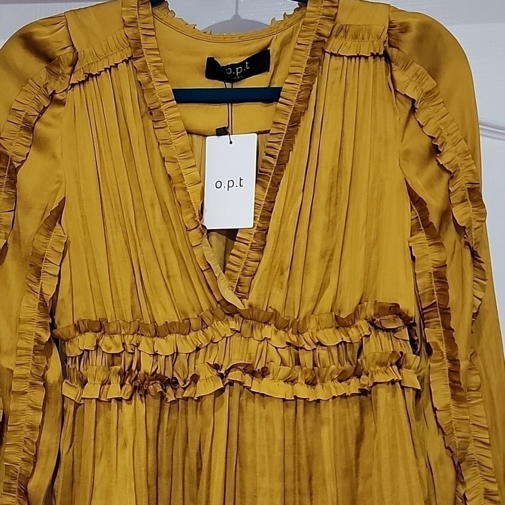 NWT Small OPT ONE PRETTY TIME Tianna Mini Dress Gold Pleated Ruffle Tiered - Picture 3 of 4